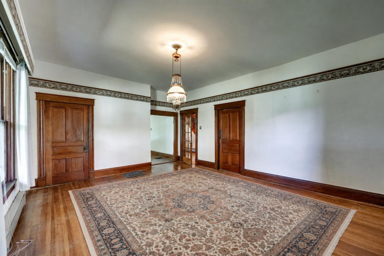 Listing Image 13