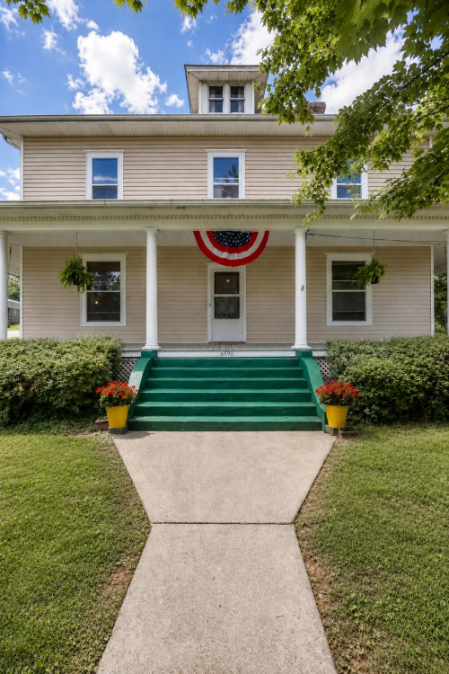 Listing Image 4
