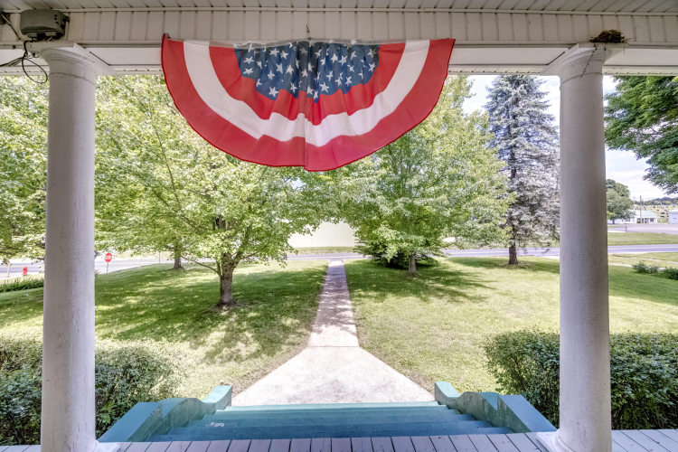 Listing Image 8
