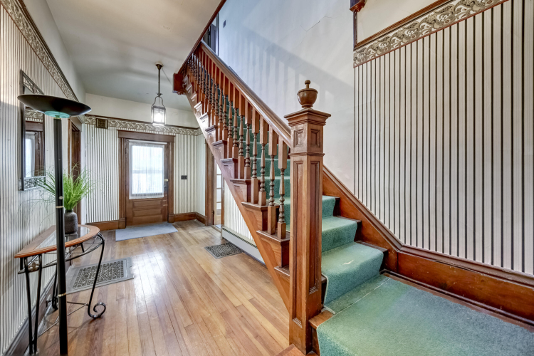 Listing Image 10
