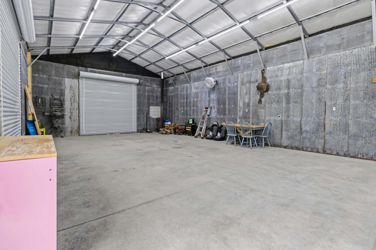 Listing Image 17