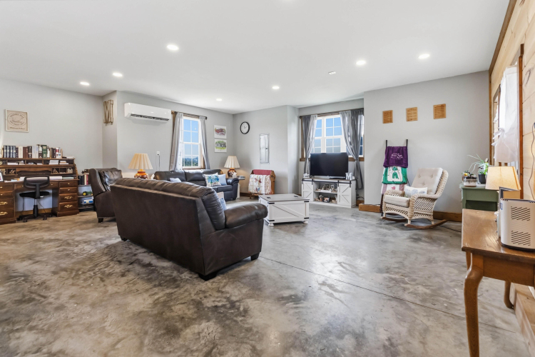 Listing Image 45
