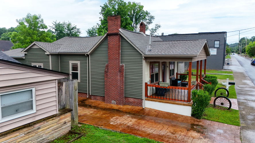 Listing Image 4