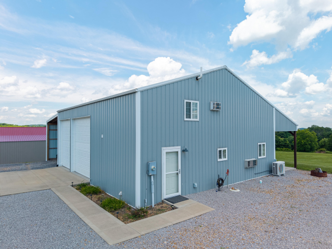 Listing Image 10
