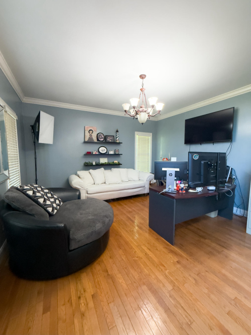 Listing Image 10