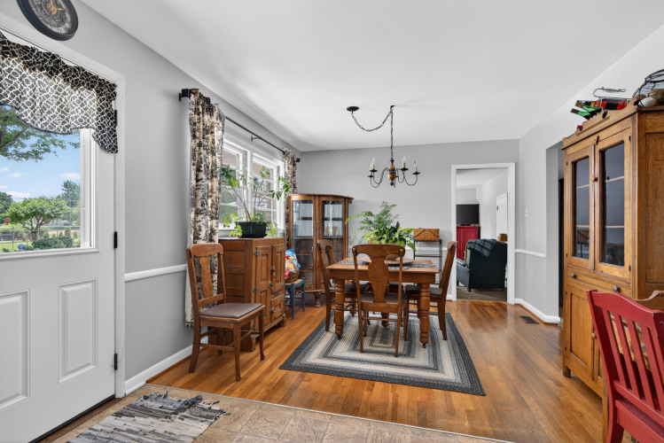 Listing Image 13