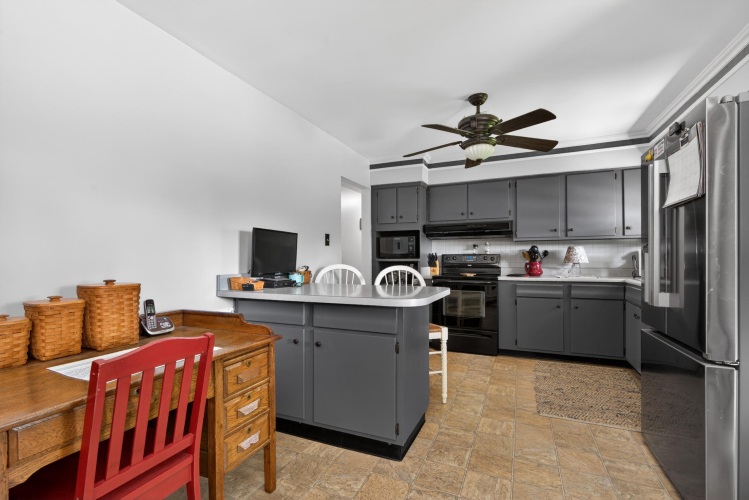 Listing Image 9