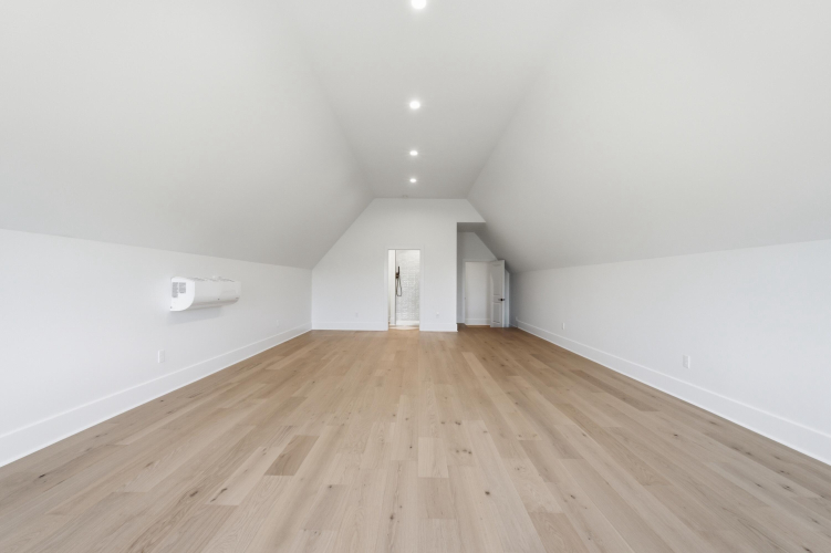 Listing Image 55