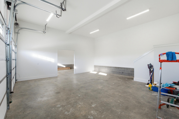 Listing Image 74