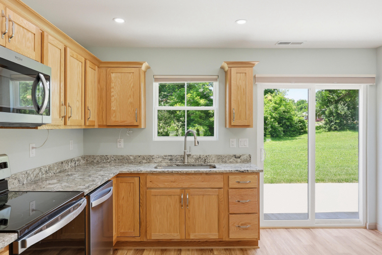 Listing Image 12