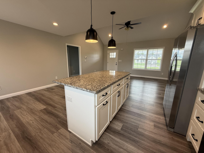 Listing Image 7
