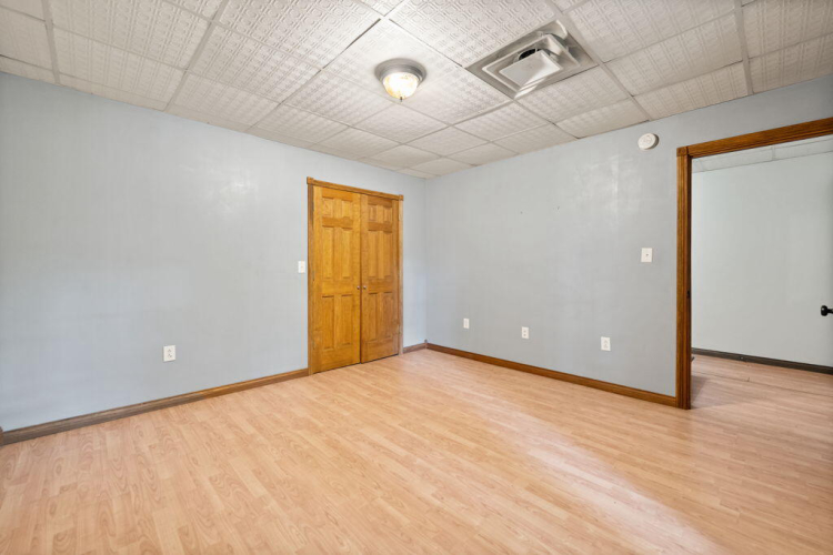 Listing Image 57