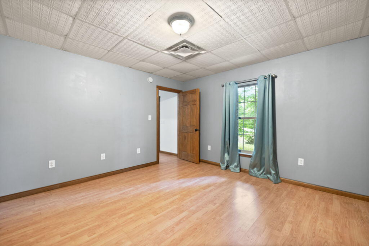 Listing Image 58