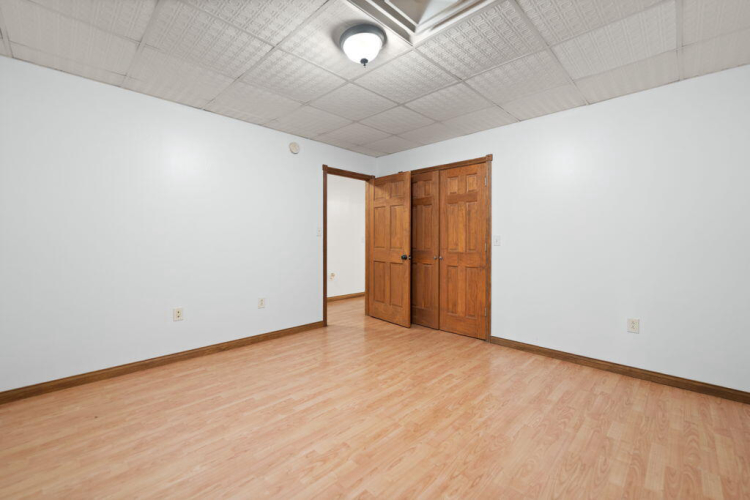 Listing Image 61