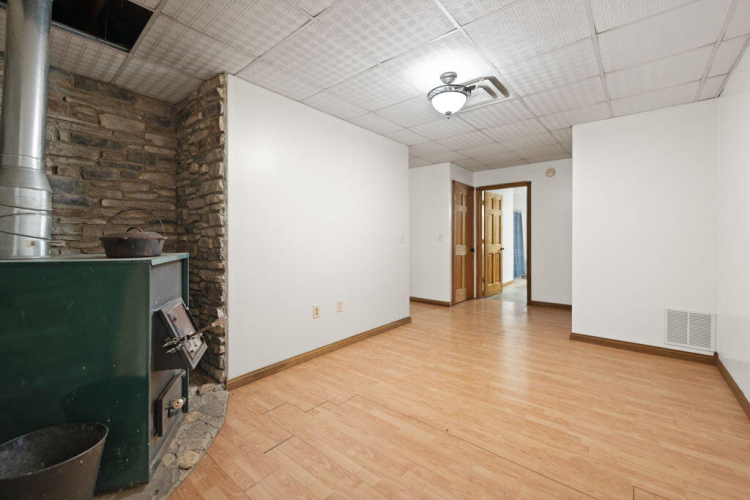 Listing Image 64