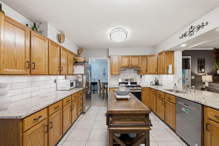 Listing Image 19
