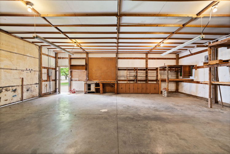 Listing Image 102