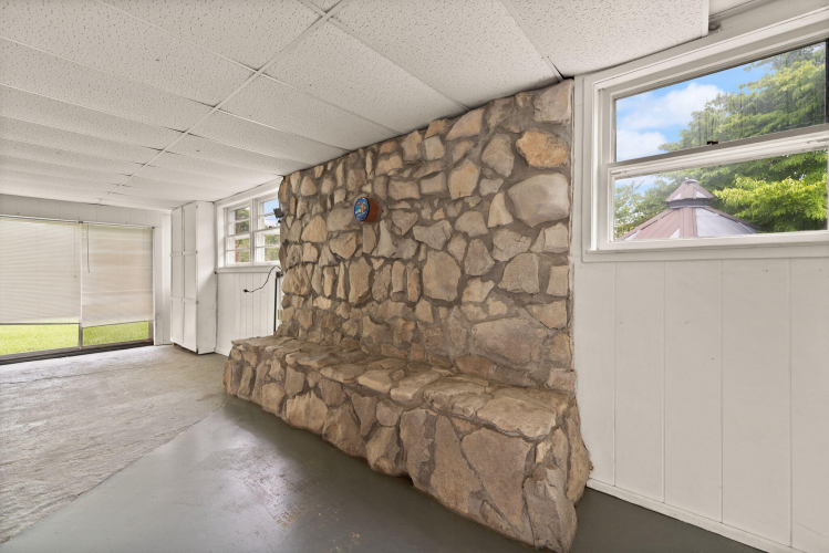 Listing Image 73