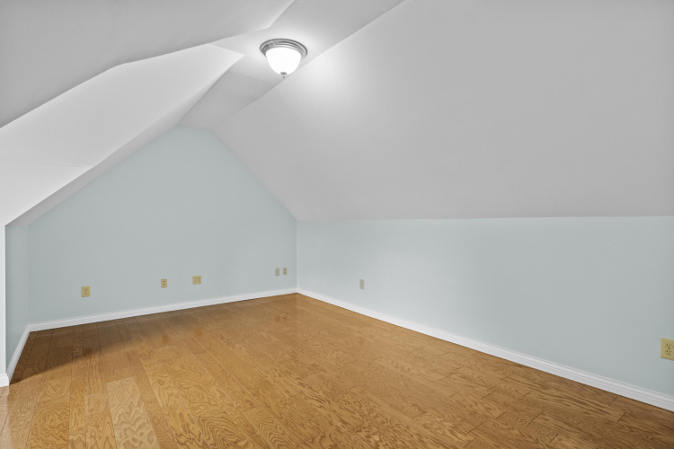 Listing Image 63