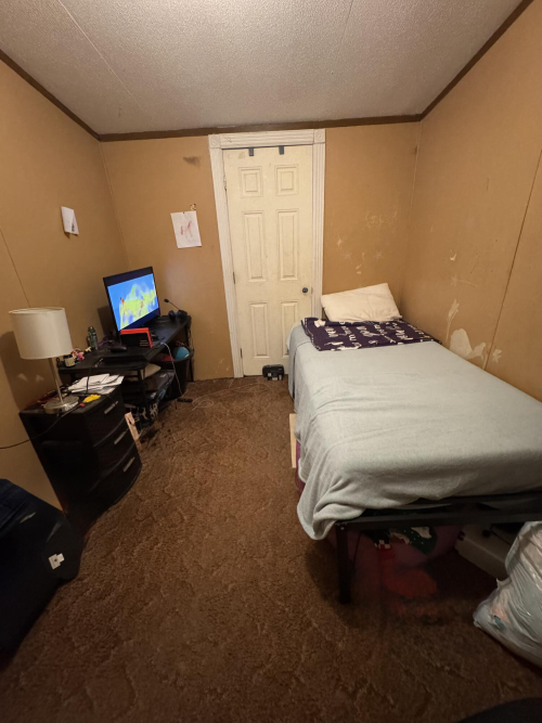 Listing Image 11