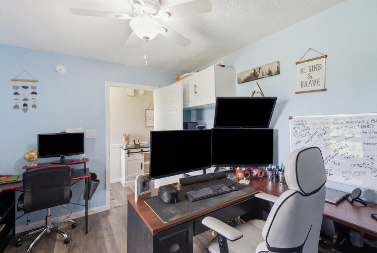Listing Image 14