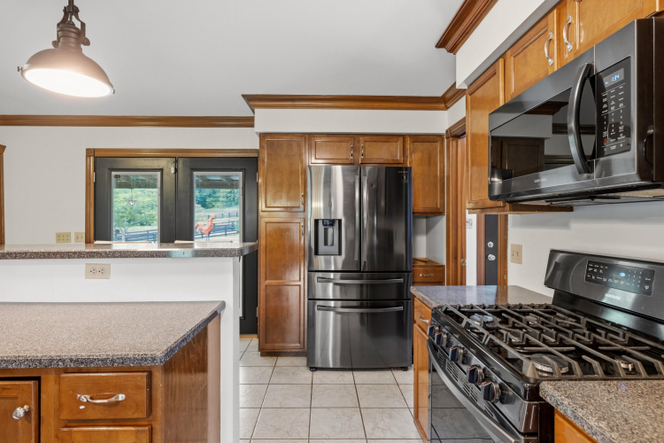 Listing Image 6