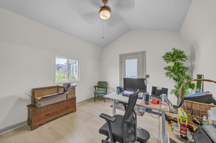 Listing Image 48