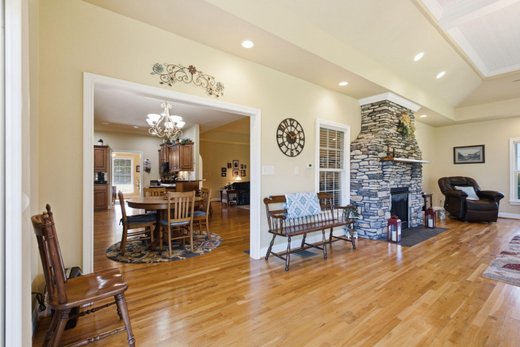 Listing Image 22