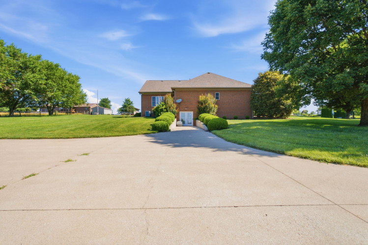 Listing Image 52