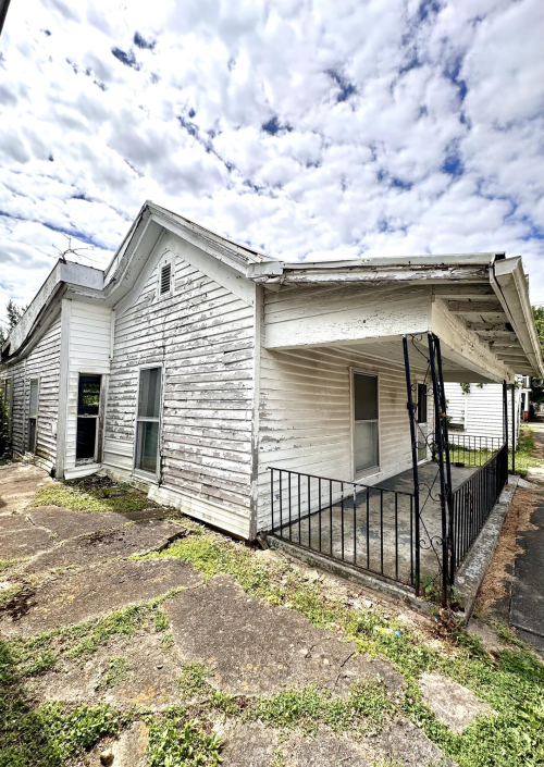 Listing Image 5