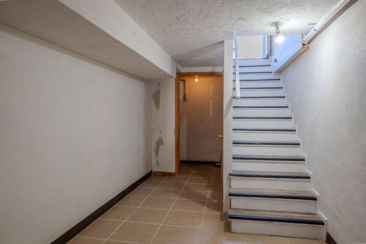Listing Image 38