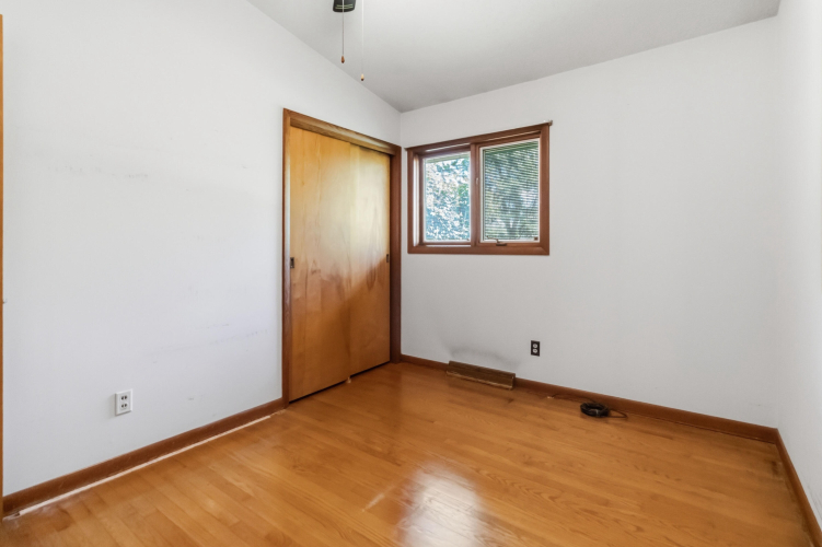 Listing Image 27