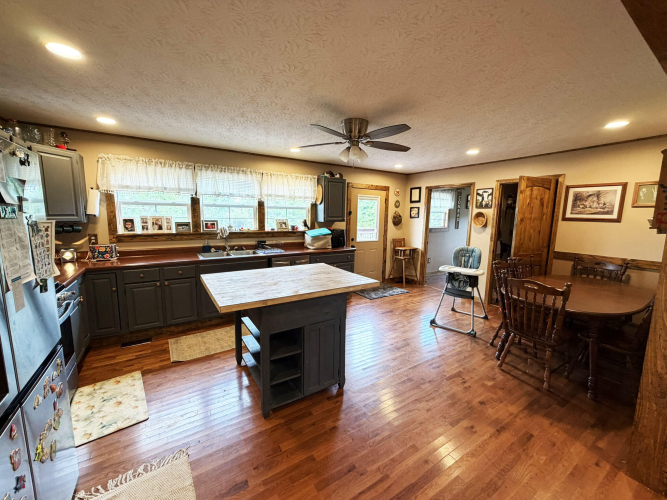 Listing Image 15
