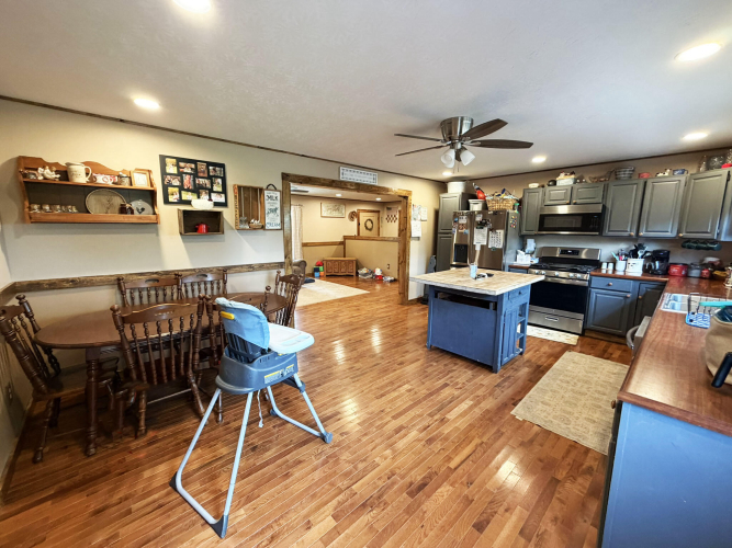 Listing Image 16