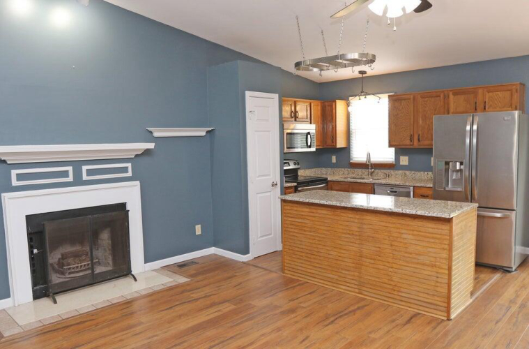 Listing Image 3