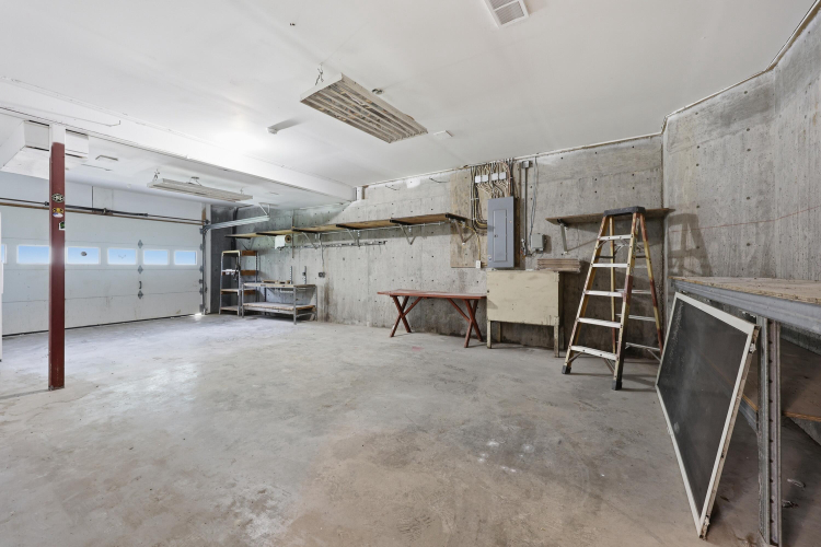 Listing Image 81