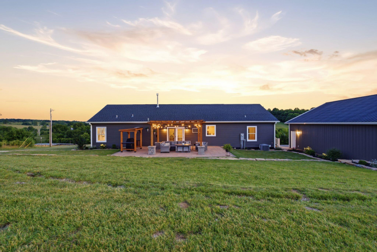 Listing Image 80