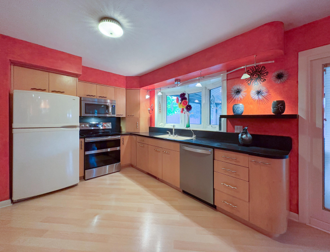 Listing Image 17