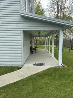 Listing Image 4
