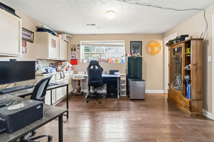 Listing Image 32
