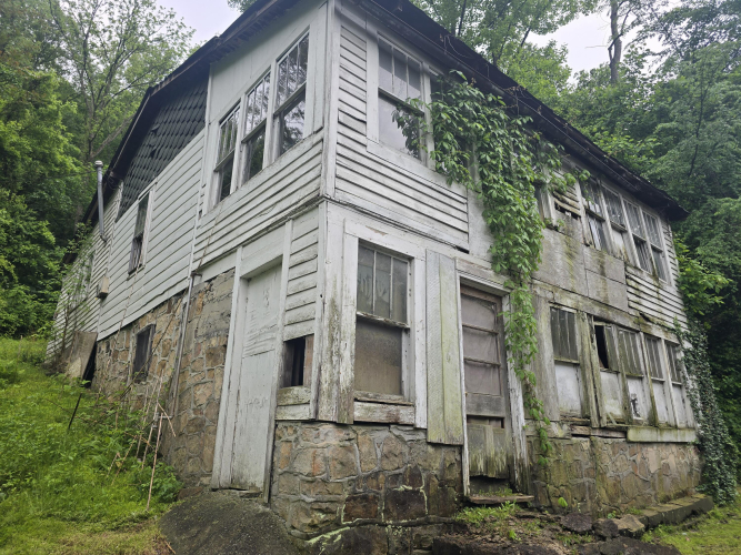 Listing Image 5