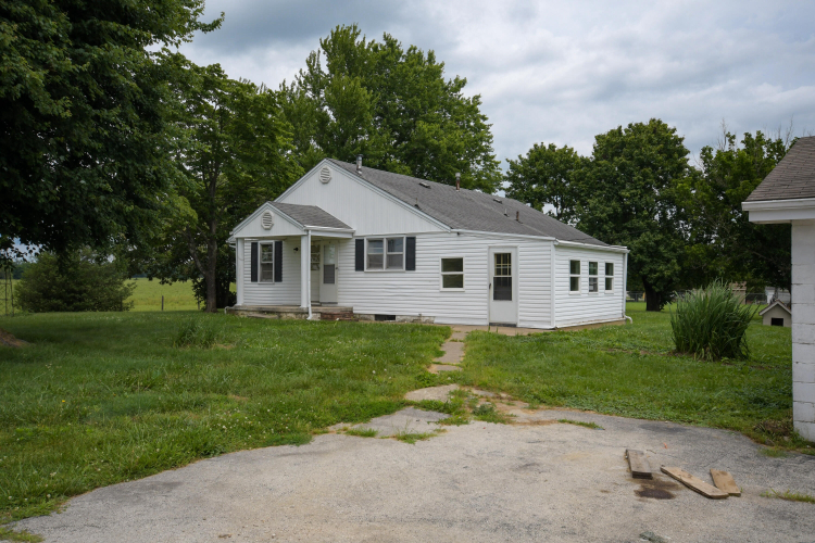 Listing Image 7