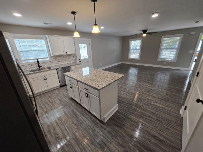 Listing Image 7