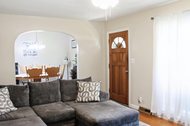 Listing Image 10