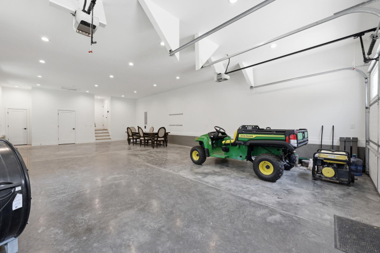 Listing Image 53