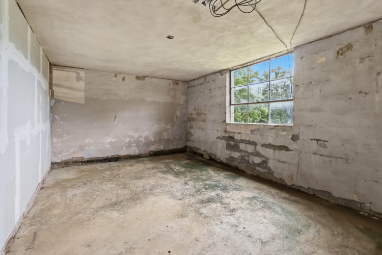 Listing Image 51