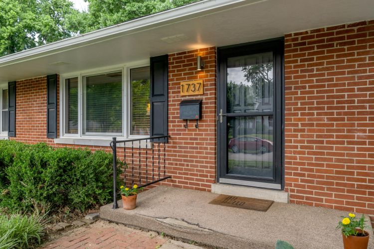 Listing Image 7