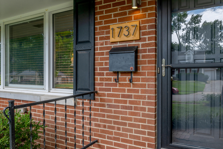 Listing Image 9
