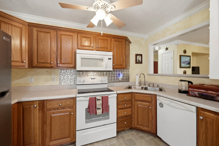 Listing Image 12