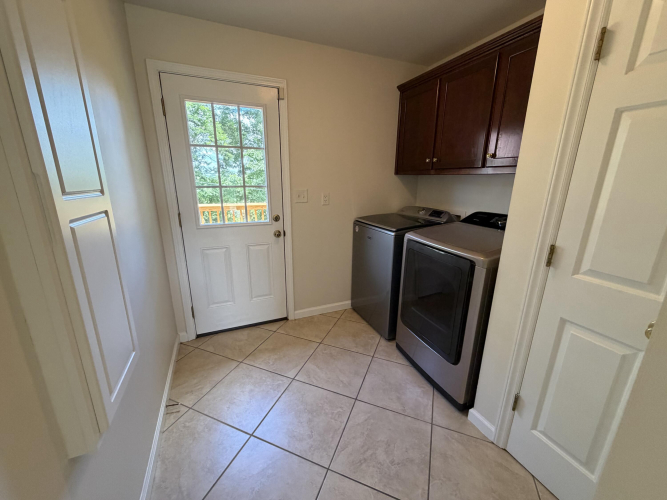 Listing Image 64